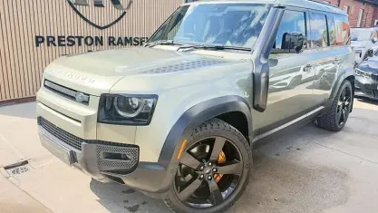 Used Land Rover Defender SE 300 HP (220 kW) 2023 SUV
