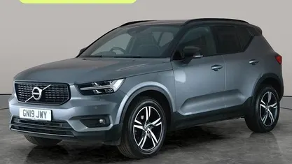 Used Volvo XC40 R-Design 150 HP (110 kW) 2019 SUV
