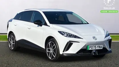 Used MG MG4 EV Trophy 150 kW (204 HP) 2025 White Hatchback