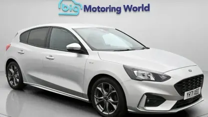 Used Ford Focus ST-Line 120 HP (88 kW) 2021 Silver Hatchback