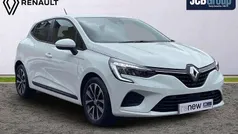 White Used 2022 Renault Clio V Iconic Hatchback | £12,695 (Fair price)