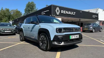 New Renault R4 Iconic 110 kW (150 HP) 2025 Special bicolour solid  cumulus blue with diamond  Estate