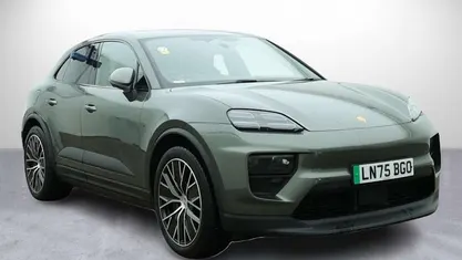 Used Porsche Macan 4 Electric 300 kW (408 HP) 2025 Green SUV