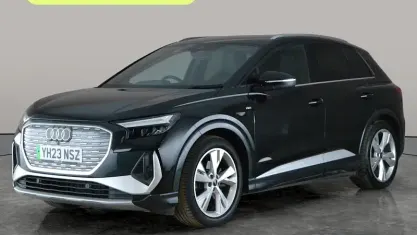 Usado Audi Q4 e-tron S-Line 125 kW (170 HP) 2022 Preto SUV