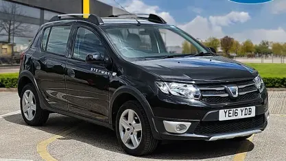Used Dacia Sandero Lauréate 90 HP (66 kW) 2016 Black Hatchback