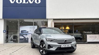 Usado Volvo EC40 Plus 175 kW (238 HP) 2025 SUV