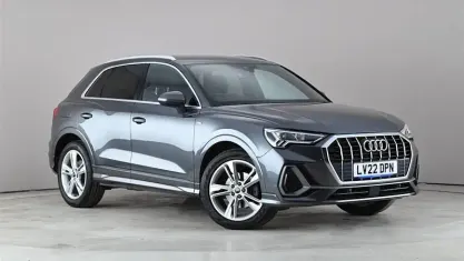 Używany Audi Q3 S-Line 150 KM (110 kW) 2022 Szary SUV
