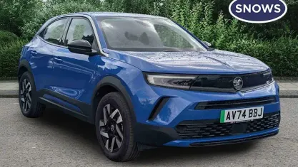 Begagnad Vauxhall Mokka Design Edition 100 kW (136 HK) 2024 Blå SUV