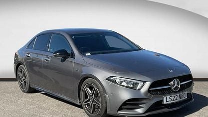 Begagnad Mercedes A180 AMG Line Premium 136 HK (100 kW) 2022 Grå Sedan