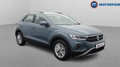 Used VW T-Roc Life 110 HP (80 kW) 2023 Blue SUV