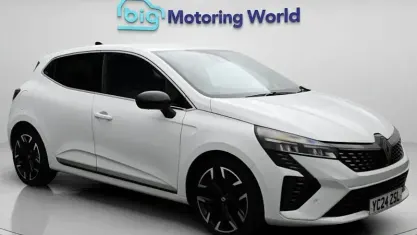 Used Renault Clio Techno 90 HP (66 kW) 2024 White Hatchback