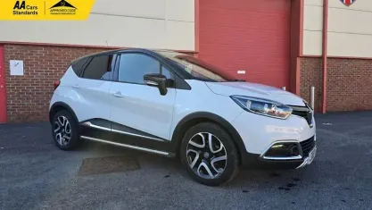 Used Renault Captur Iconic 110 HP (80 kW) 2016 White SUV