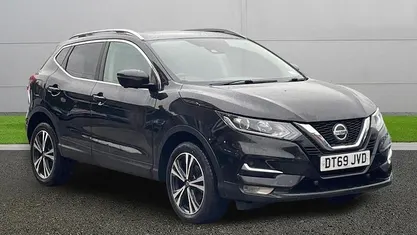 Used Nissan Qashqai N-Connecta 140 HP (102 kW) 2020 Black SUV