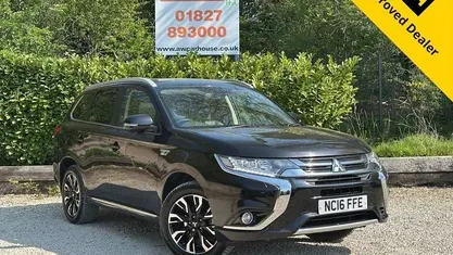 Begagnad Mitsubishi Outlander P-HEV 203 HK (149 kW) 2016 Kombi