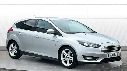 Used Ford Focus Titanium 120 HP (88 kW) 2017 Silver Hatchback