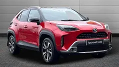 Scarlet flare with black roof Used 2022 Toyota Yaris Cross Edition SUV | £23,295 (Fair price)
