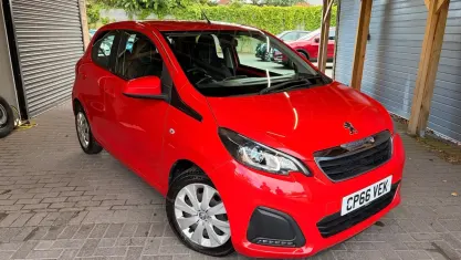 Used Peugeot 108 Active 68 HP (50 kW) 2017 Red Hatchback