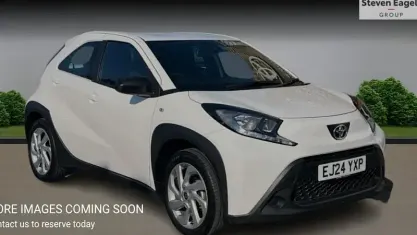 Used Toyota Aygo X PURE 72 HP (52 kW) 2025 SUV