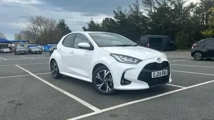 Used Toyota Yaris Design 116 HP (85 kW) 2024 White Hatchback