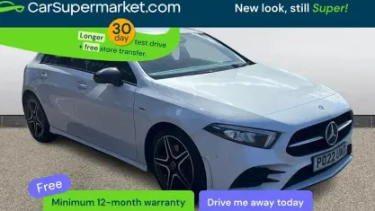 Usado Mercedes A180 AMG Line Premium 136 CV (100 kW) 2022 Blanco Utilitario