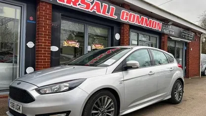 Used Ford Focus ST-Line 140 HP (102 kW) 2017 Silver Hatchback