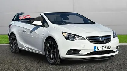 Used Vauxhall Cascada Elite 140 HP (102 kW) 2016 White Cabriolet