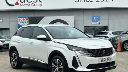 Begagnad Peugeot 3008 Allure Premium 131 HK (96 kW) 2021 Vit SUV