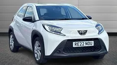 Pure white Used 2022 Toyota Aygo PURE Hatchback | £11,551 (Fair price)