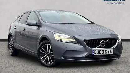 Used 2019 Volvo V40 Momentum Hatchback | £8,694 (Fair price)