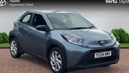 Used Toyota Aygo X PURE 72 HP (52 kW) 2024 Blue SUV