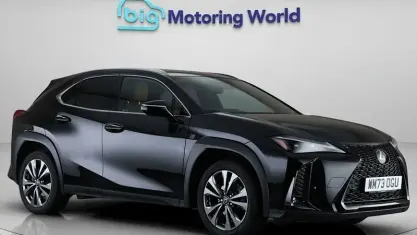 Usado Lexus UX 250h Sport Design Packet 184 CV (135 kW) 2024 SUV