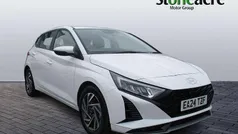 White Used 2024 Hyundai i20 Advanced Hatchback | £15,000 (Fair price)