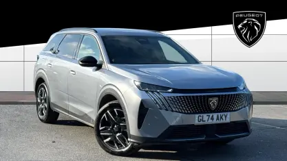 Używany Peugeot 5008 Allure 136 KM (100 kW) 2024 Szary SUV