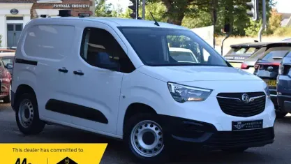 Used Vauxhall Combo Edition 101 HP (74 kW) 2019 White MPV