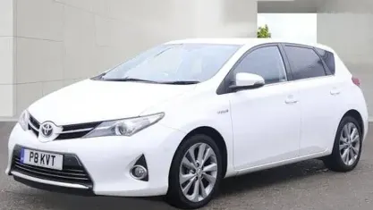 Used Toyota Auris Hybrid 136 HP (100 kW) 2014 Hatchback