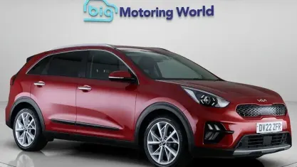 Gebraucht Kia Niro 141 PS (103 kW) 2022 Rot SUV