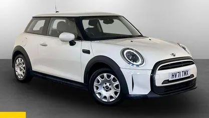 Used Mini ONE Classic 102 HP (75 kW) 2021 White Hatchback