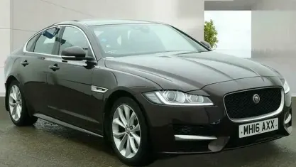 Gebraucht Jaguar XF R-Sport 179 PS (131 kW) 2020 Limousine