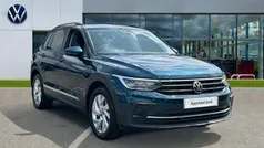 Nightshade blue metallic Used 2021 VW Tiguan Life SUV | £19,059 (Fair price)