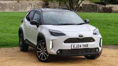 Ash grey bitone Used 2024 Toyota Yaris Hybrid Sport SUV | £25,889 (Fair price)