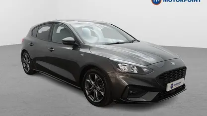 Usado Ford Focus ST-Line 125 HP (91 kW) 2019 Cinzento Citadino
