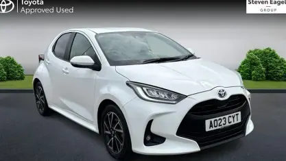 Used Toyota Yaris Design 116 HP (85 kW) 2023 White Hatchback