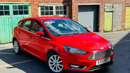 Used Ford Focus Titanium 125 HP (91 kW) 2015 Red Hatchback