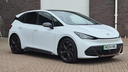 Used Cupra Born e-Boost 169 kW (230 HP) 2024 White Hatchback