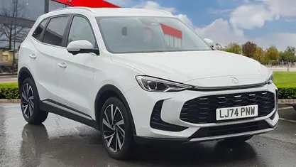 White New 2025 MG ZS Trophy Hatchback | £18,290 (Super price)