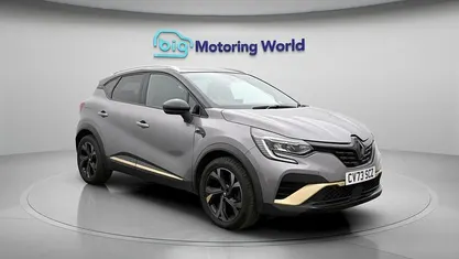 Used Renault Captur Engineered 143 HP (105 kW) 2023 Grey/black SUV