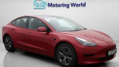 Used Tesla Model 3 Standard Range Plus 222 kW (302 HP) 2021 Red Sedan