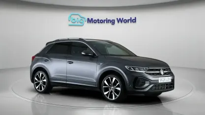 Begagnad VW T-Roc R-line 150 HK (110 kW) 2024 Grå SUV