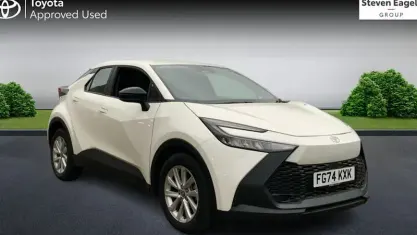 Used Toyota C-HR 140 HP (102 kW) 2024 White SUV