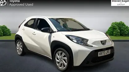Used Toyota Aygo X PURE 72 HP (52 kW) 2023 White SUV